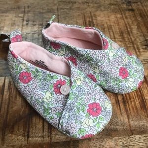 Baby Gap crib shoes fabric floral 6-12m